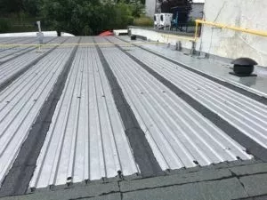Systemowe rozwiązanie na uszczelnienie metalowego dachu