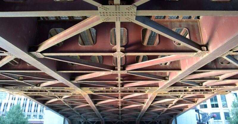 Most malowanie podłoży metalowych